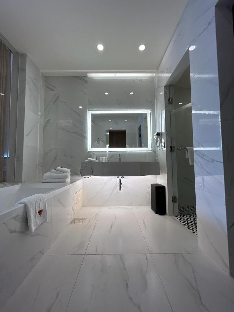 Hotel Saint Georges Beirut Al Marfa' Eksteriør bilde